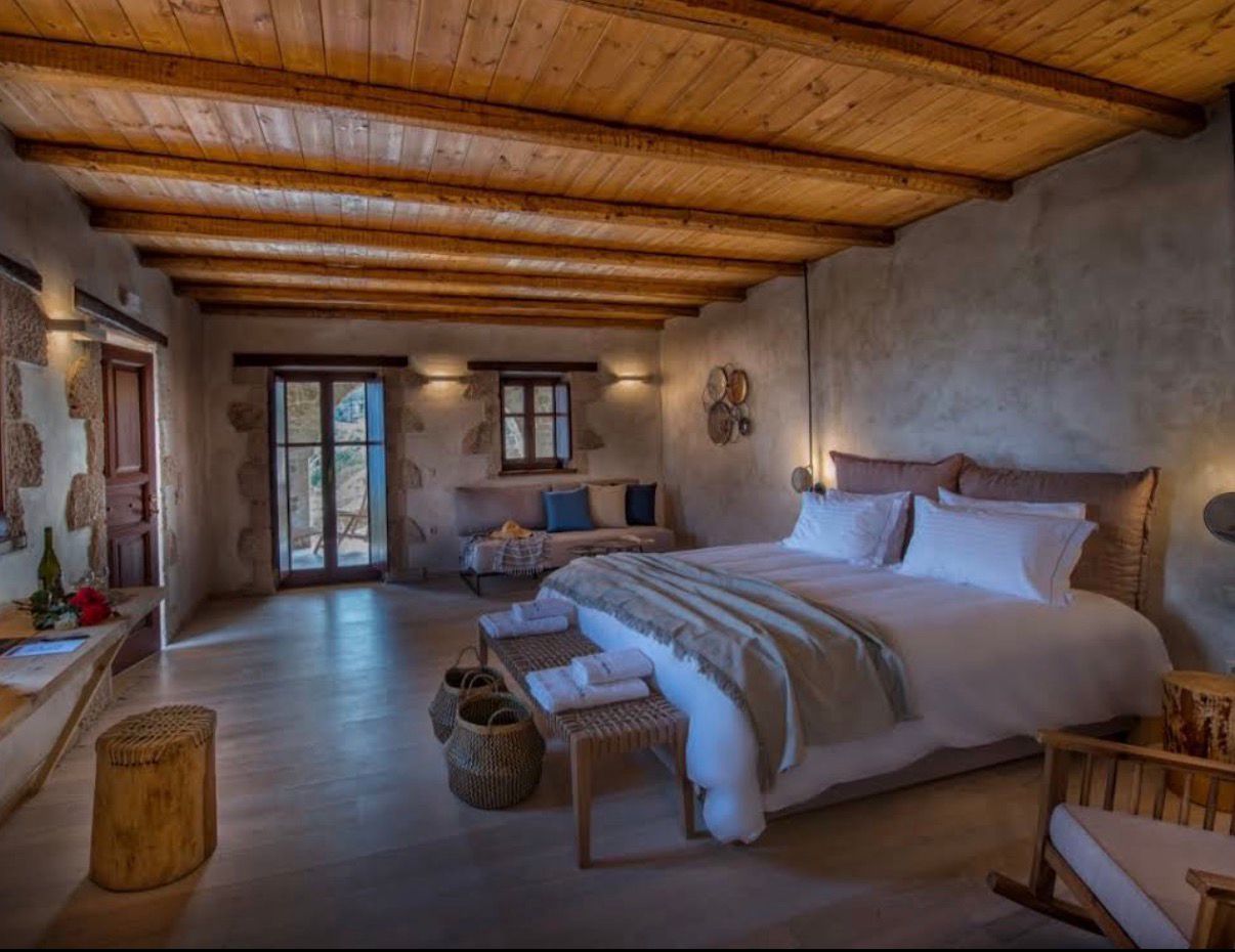 Premium Suite — bedroom angle