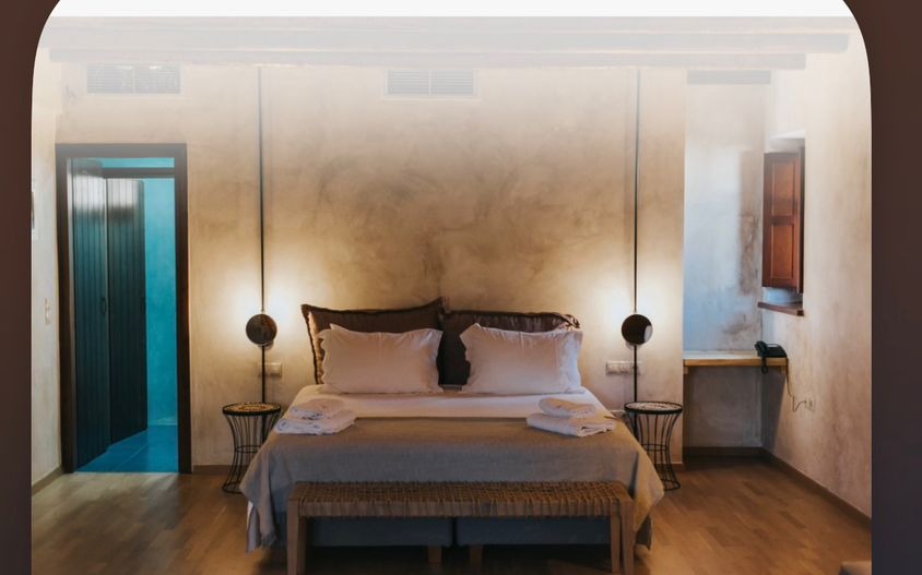 Premium Suite — bed close-up